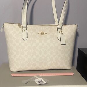 Brand New Coach Gallery Tote
